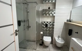 Apartament 2 camere lux de închiriat, central, bloc nou, loc parcare - Poză 14