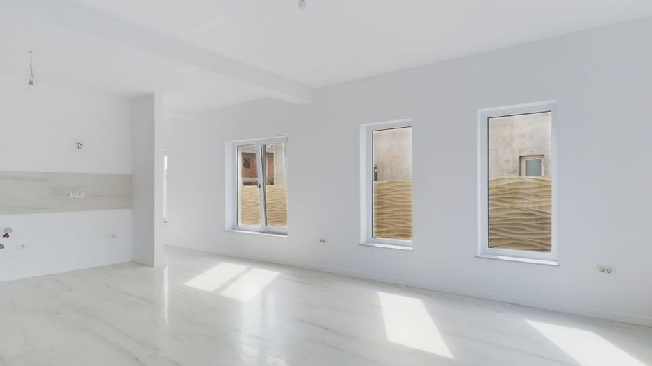 Duplex cu 5 camere în Ghiroda - Poză 3