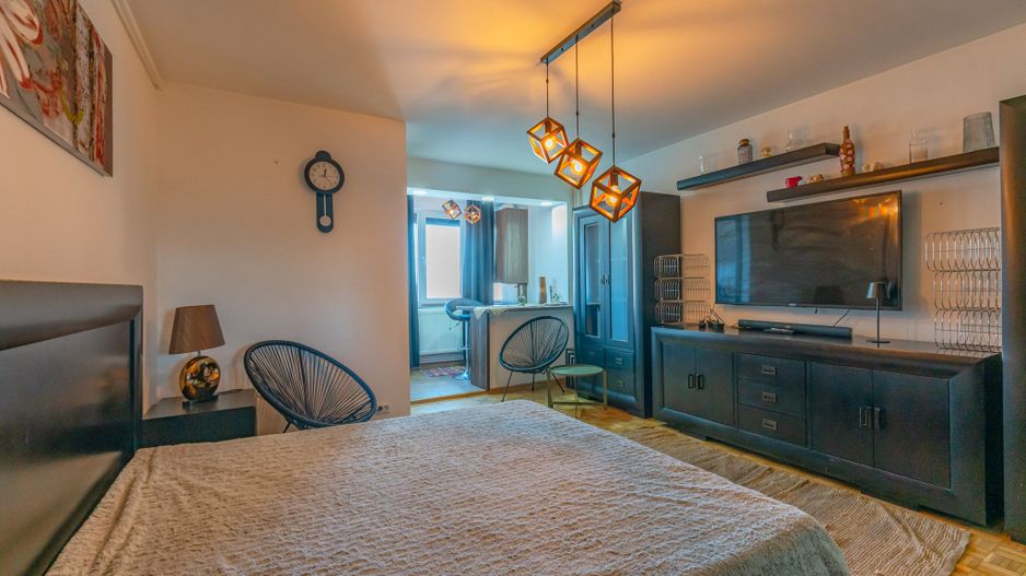 Închiriere garsonieră Brașov, Astra: Aer condiționat, centrală proprie - Poză 2