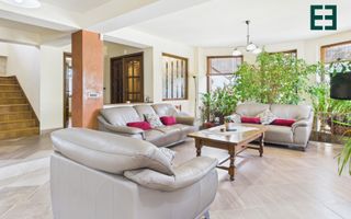 Vilă cu 6 camere - Zona Subcetate - Arad - Poză 2