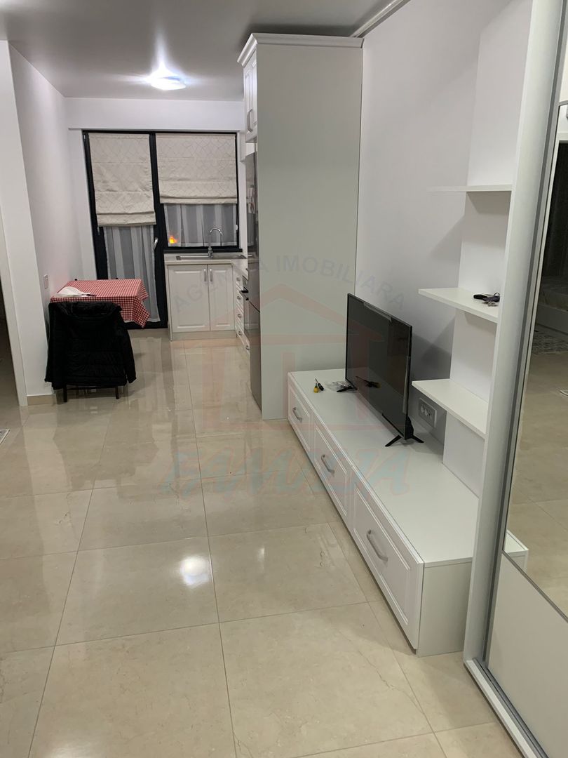 Inchiriem studio in Micro 17 , etaj 2 bloc ROKA, parcare privata, - Poză 4