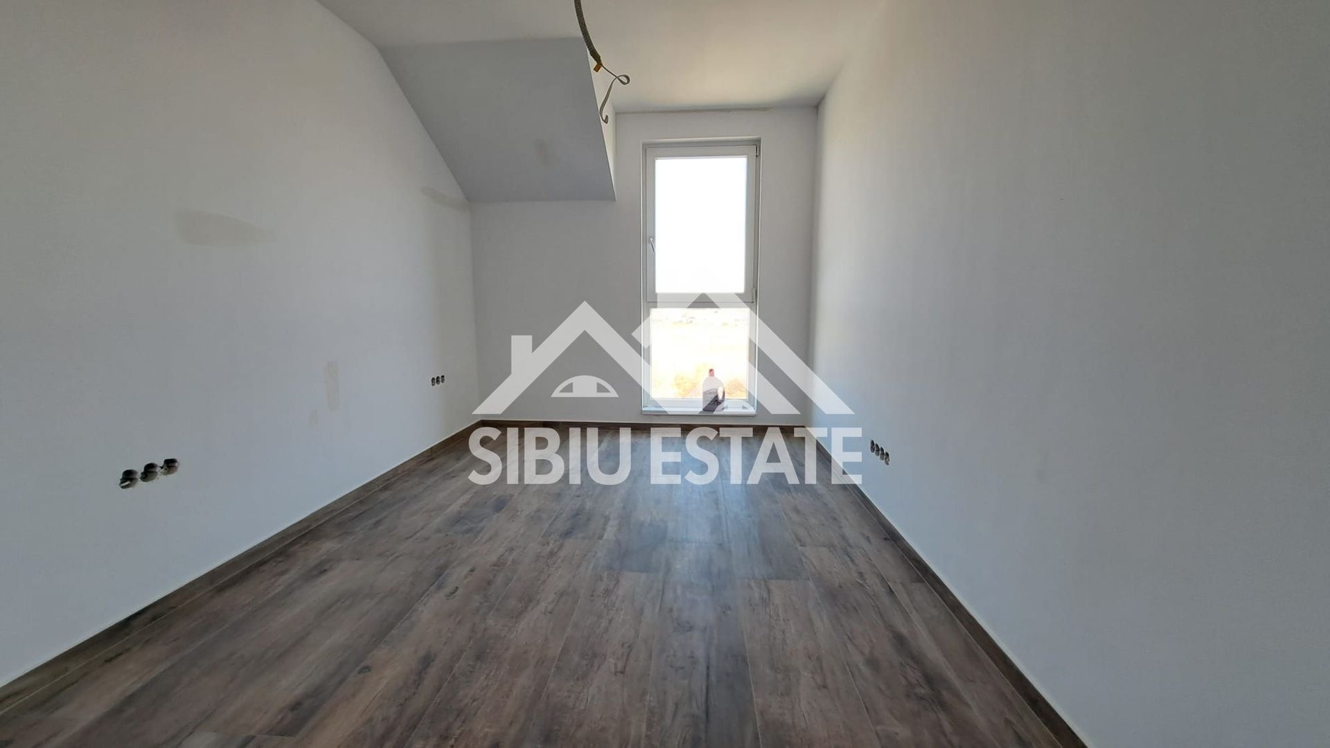 Casa la pret de apartament, 5 camere Sibiu Calea Cisnadiei - Poză 12