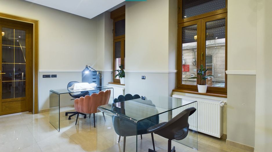 Post manichiură în salon Ultracentral - Poză 2