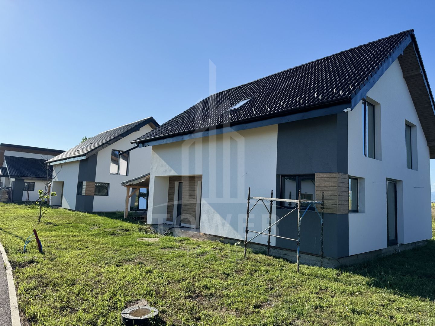 Casă individuală INDEPENDENTĂ ENERGETIC - CARTIER NOU - Poză 2