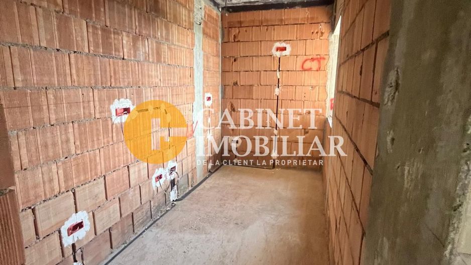 Duplex 5 Camere  3 Bai 124MP Intrare BREAZU cu VEDERE PANORAMICA - Poză 4