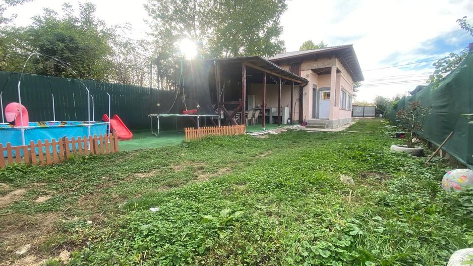 Casă de vânzare în Răzvad, la o distanta mica fata de oras! - Poză 2