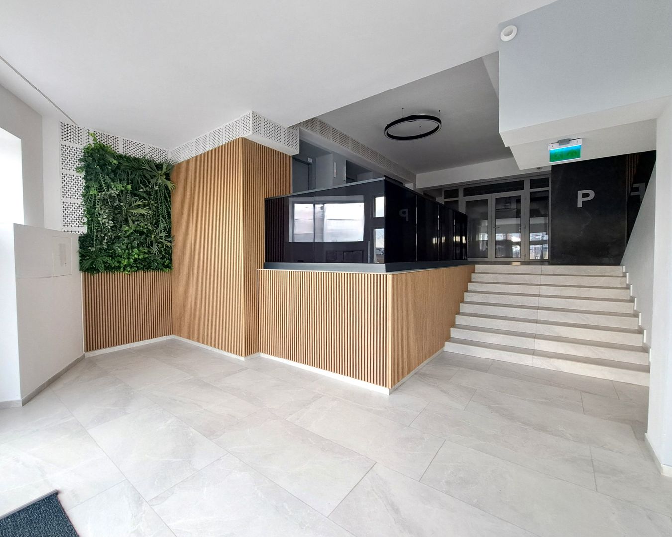 Apartament tip Penthouse cu 3 camere, 2 bai, NOU - Poză 1