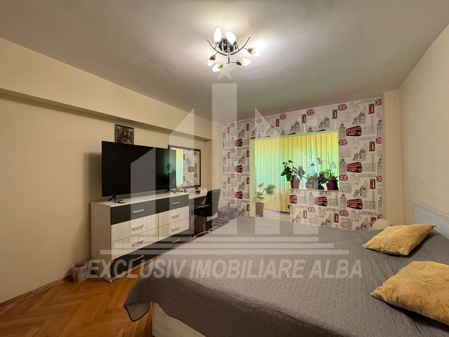 Apartament cu 3 camere decomandate, etaj 2, Centru - Poză 7