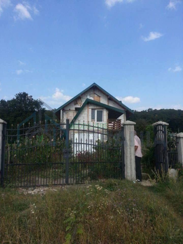 Casă la roșu cu teren 1000 mp, Dobrovăț, Iași - Poză 3