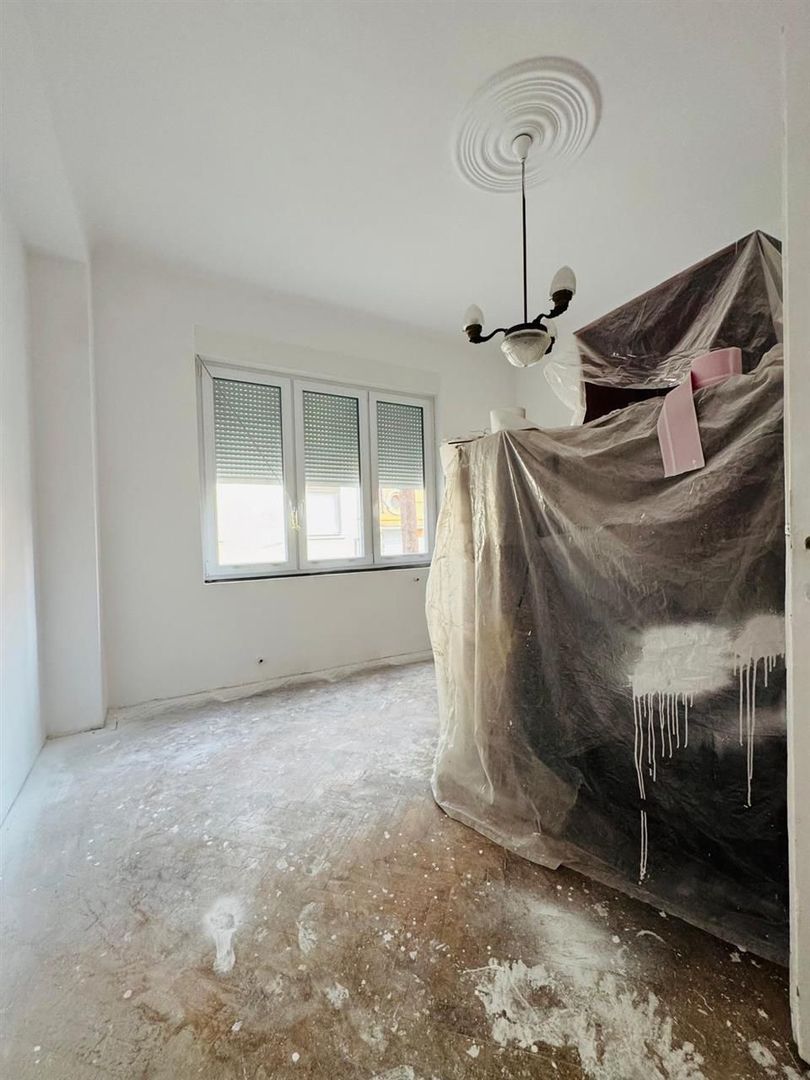 Casa singur in curte cu acces auto si teren  Ultracentral - Poză 6