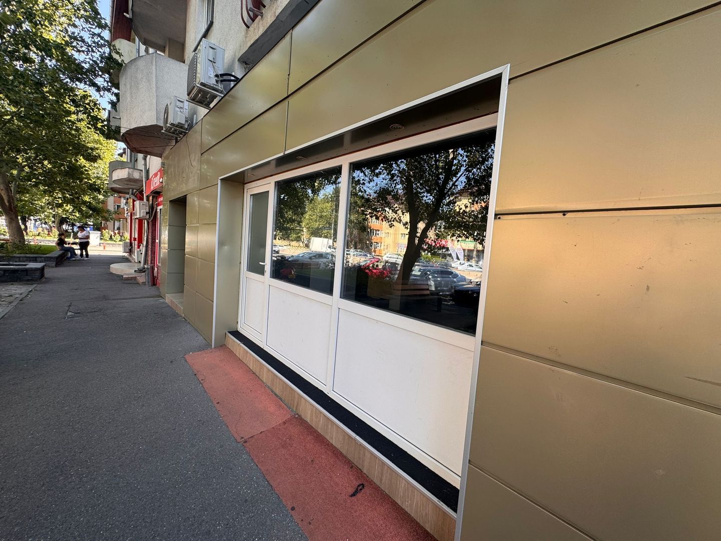 Spatiu Comercial Bragadiru | Stradal | Centru - Primarie - Poză 2