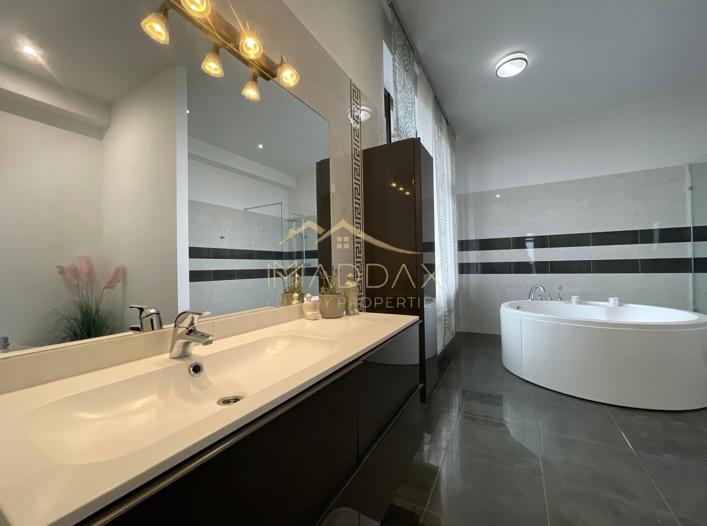 Penthouse exclusivist**250 MP//Terasa 120 mp**4 Camere//Erou Iancu Nicolae - Poză 29