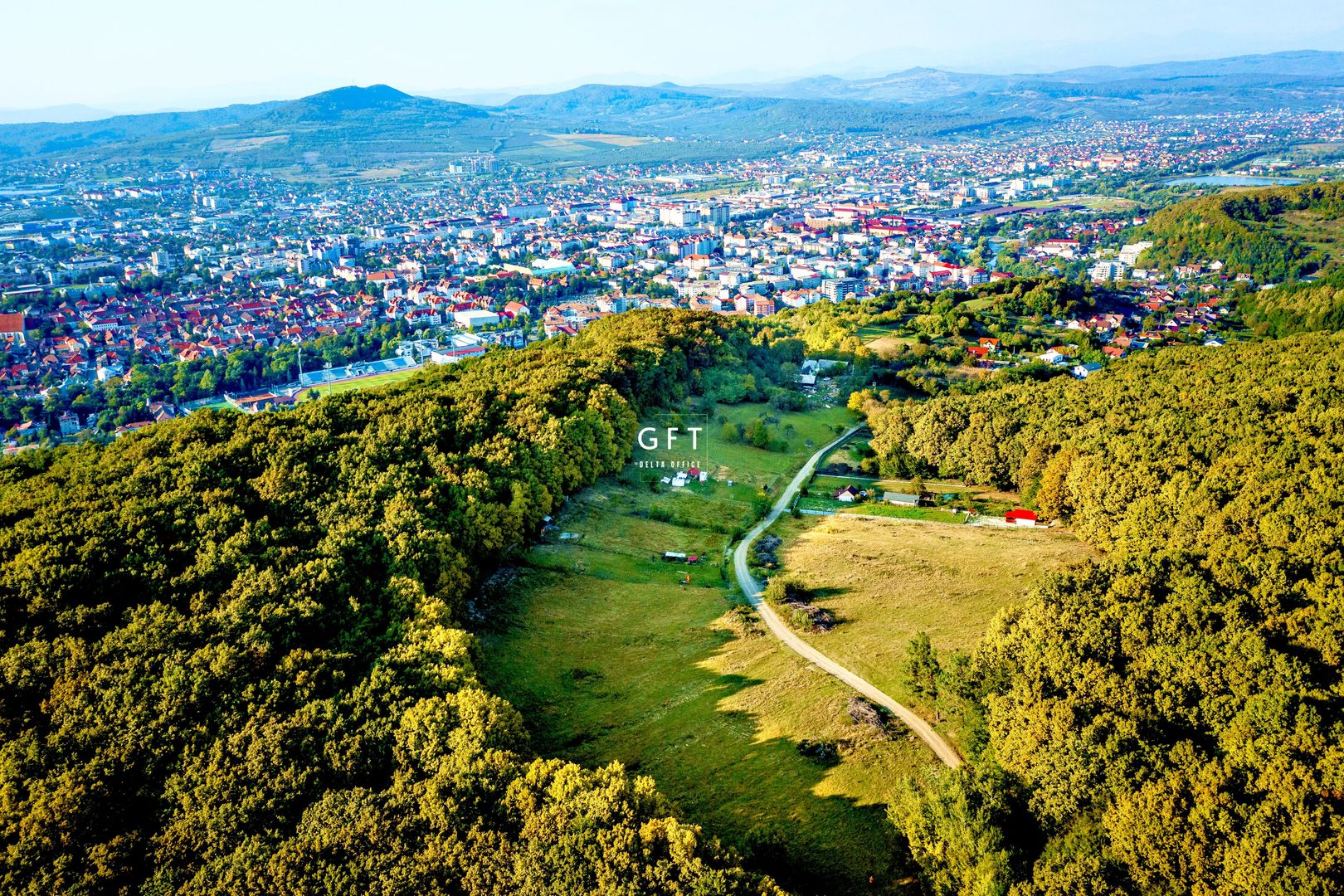Teren , sub liziera padurii. Str. Tabara, 7 min. de Centru Pietonal - Poză 5