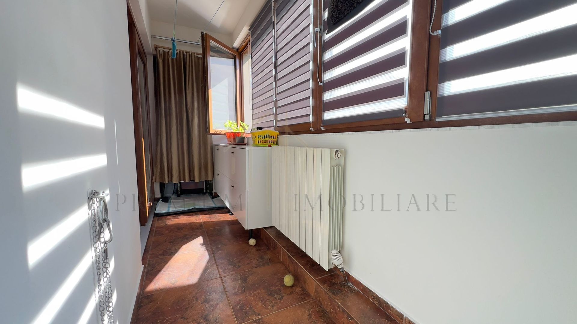 Apartament 3 camere complet renovat – Etaj 2/4 – Zona de jos - Poză 5