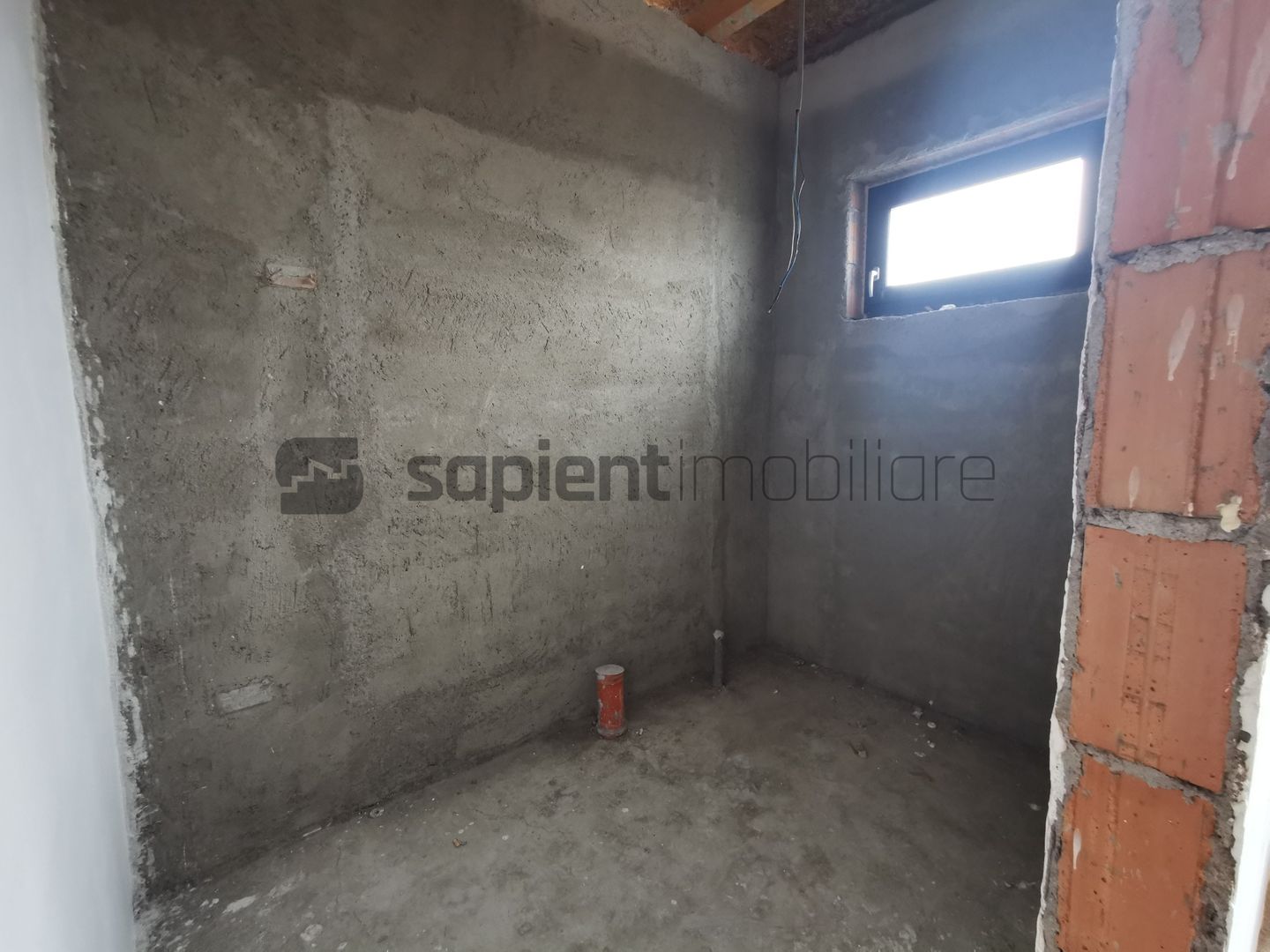 De vânzare casă cu 4 camere, la nivel semifinisat, Cihei - Poză 8