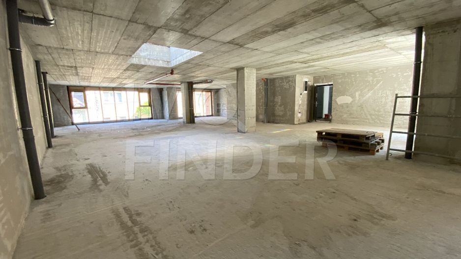Vanzare spatiu birouri 200 mp, geamuri la strada acces separat, Centru - Poză 4