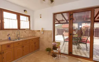 Proprietate Spațioasă Jucu de Mijloc - Ideală ca Locuință sau Afaceri - Poză 16
