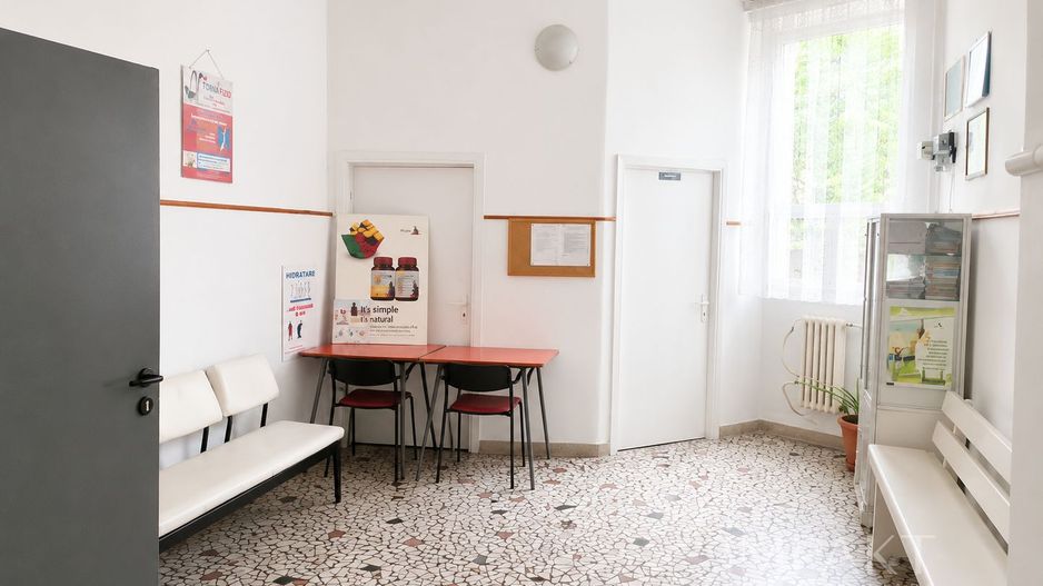 De închiriat spatiu pentru activitati medicale cu sala asteptare - Poză 1