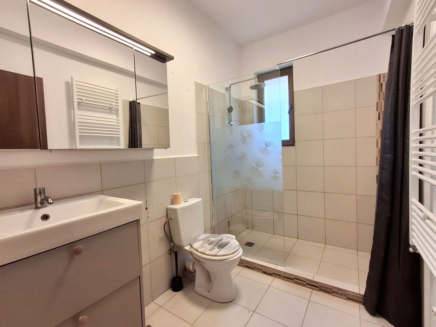 De Vanzare Casa  cu 4 camere  zona Tunari - Poză 11