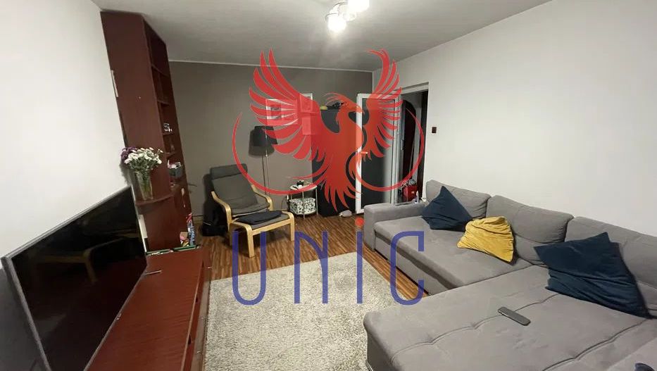 3 camere decomandate - Rovine - 112 000 Euro - Poză 2