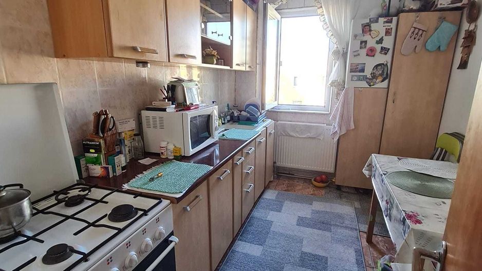 Apartament 3 camere decomandat - Poză 2