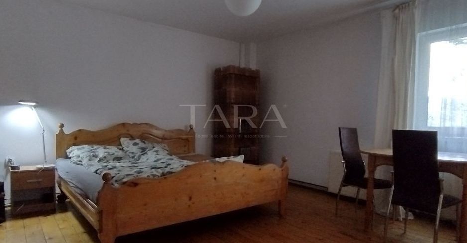 Casă cu grădină, viță de vie și pomi – Gruia, aproape de centru - Poză 4