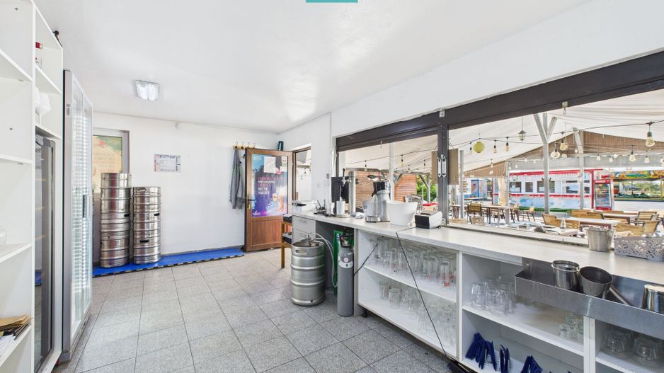 Afacere la cheie pe Plaja Ghioroc. - Poză 9