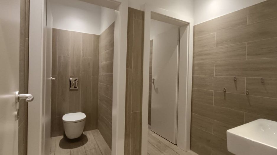 Inchiriem spatiu comercial 202 mp zona Coresi - Poză 19