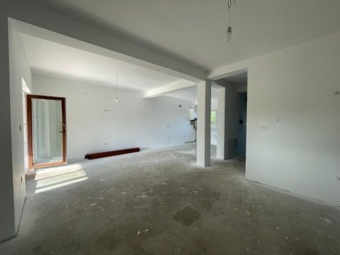 Duplex nou cu 4 camere, amplasament excelent în Moșnița Veche - Poză 3