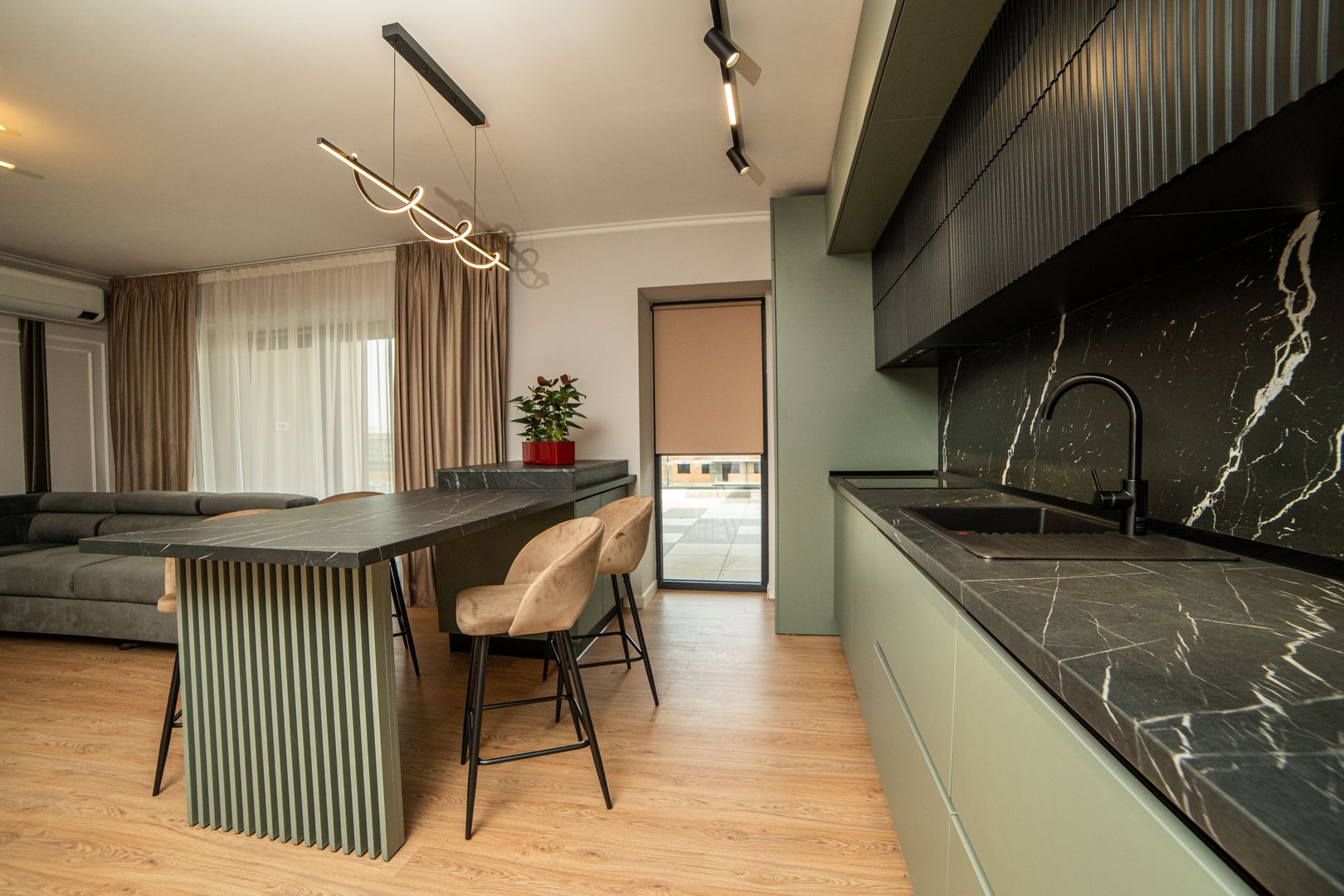 Penthouse 2 camere mobilat utilat panouri solare pompa caldura - Poză 8