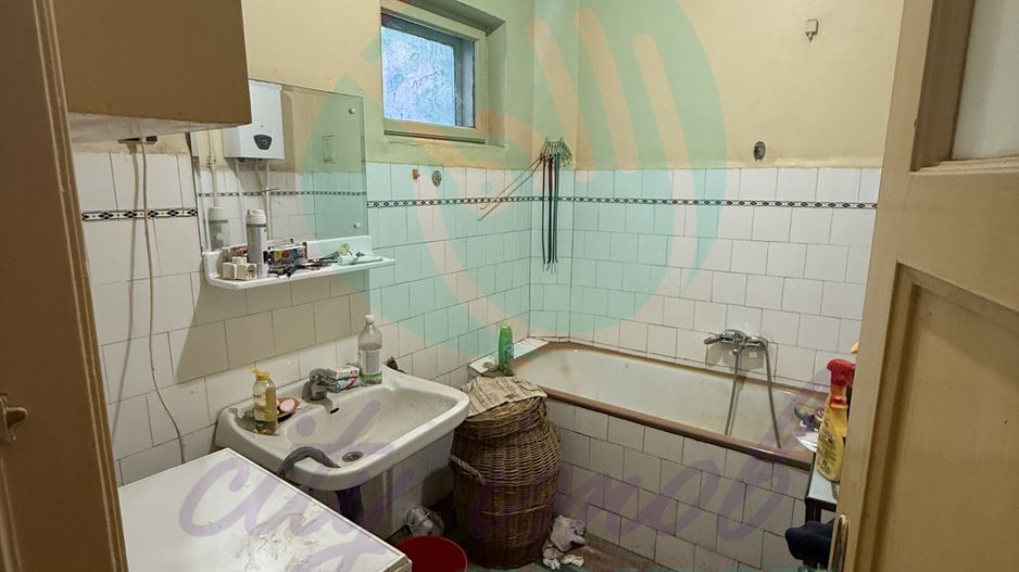 Proprietate rara pe o strada boema - Poză 11