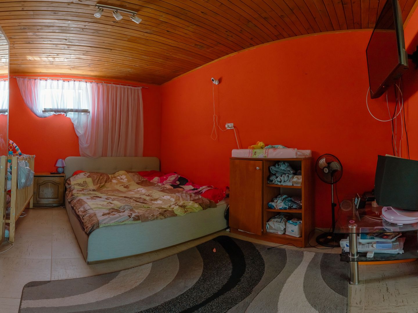 Casă cu teren 3332mp în Bătania - Poză 10