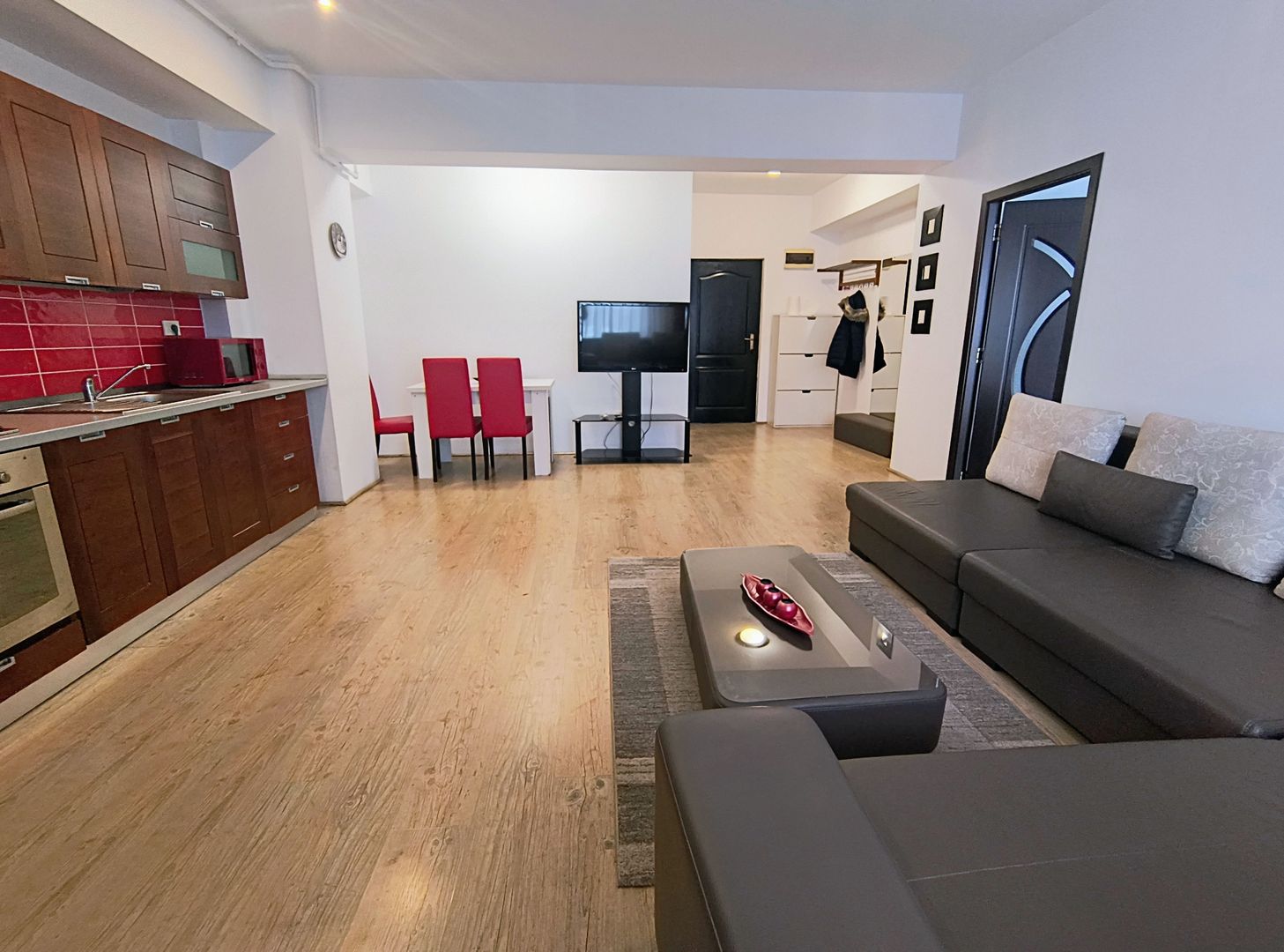 Phoenicia- Piața Alba Iulia- Bd Unirii - Poză 4