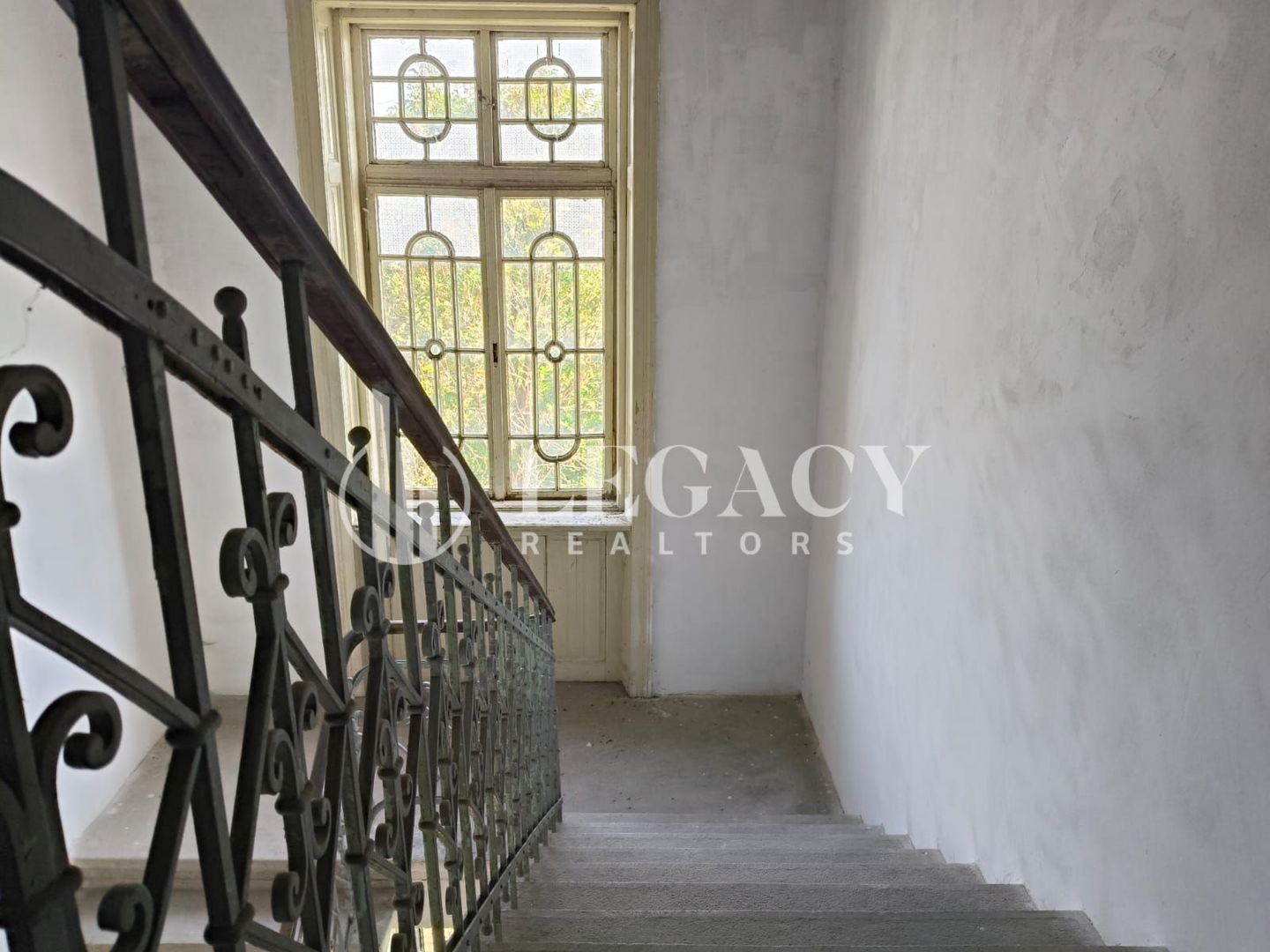 VÂNZARE/SCHIMB CU TEREN  - Clădire interbelică, centru oraș Siret - Poză 13