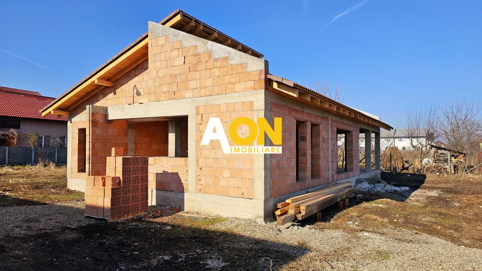 Casa semifinisata, 4 camere, 2 bai, 448 mp teren, zona Alba - Micesti - Poză 2