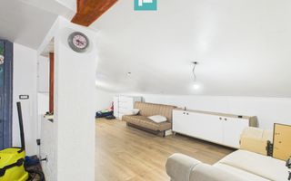 Două case pe un teren generos în Ghiroda - Poză 9