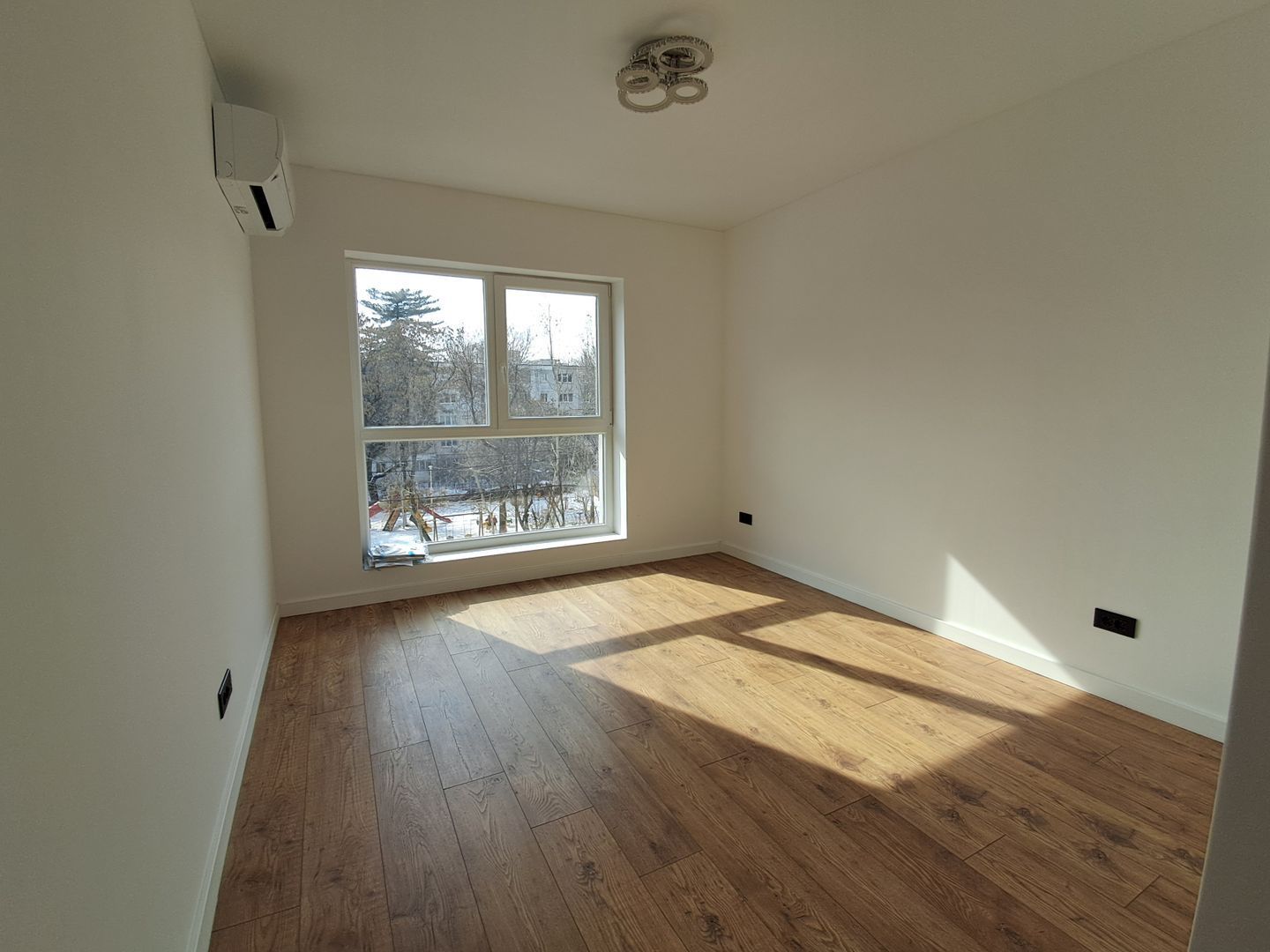 Prima inchiriere 3 camere+ parcare subterana , bloc nou S31 - Poză 6