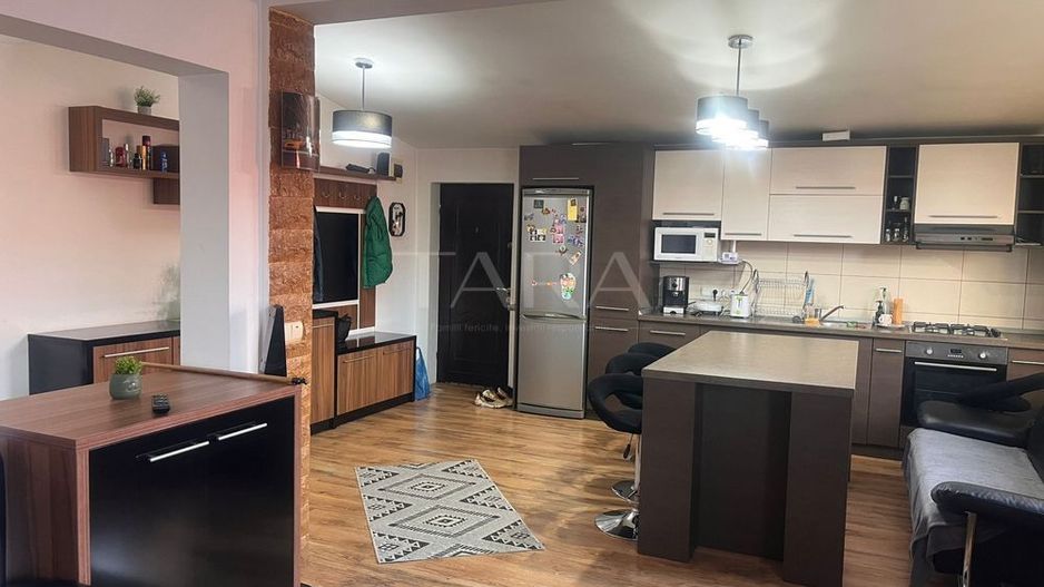 Oferim de vanzare apartament  camere Floresti - Poză 1