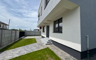Vila Tunari cu vedere la LAC, 135m2 si curte mare - Poză 4