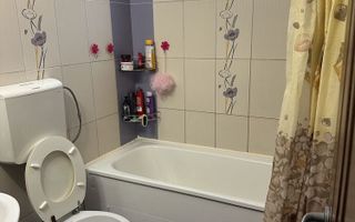 Casa de vanzare in zona  centrala a localitatii - Poză 5