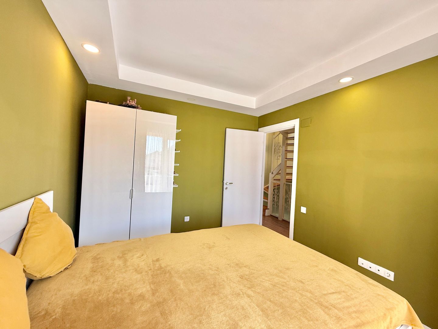Cosmopolis - Vila NC cu 2 Dormitoare Mobilata si Utilata - Poză 12