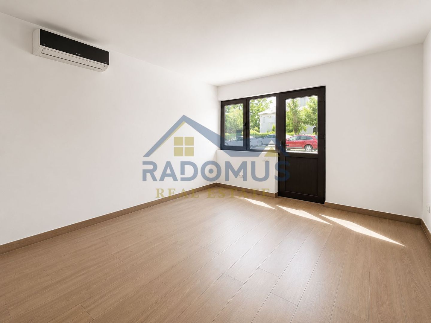 Spațiu de închiriat | Ploiesti | Str. Marasesti - Zona Vest | 400€ - Poză 2
