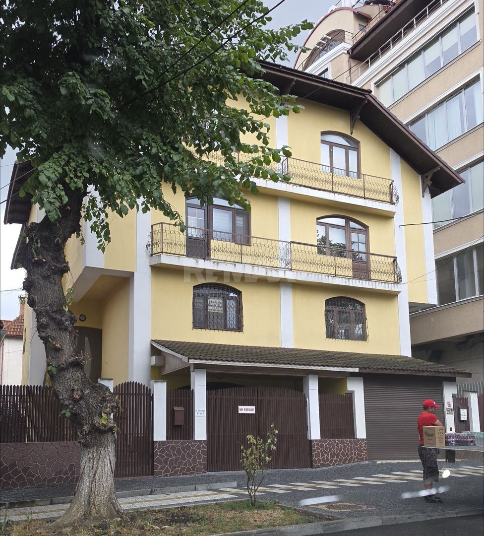 Casă de vânzare Centru, Chișinău - Poză 1