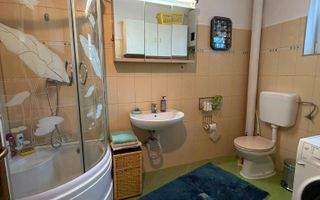 2 case dintre care una cu garaj in Baile 1 Mai - Poză 9