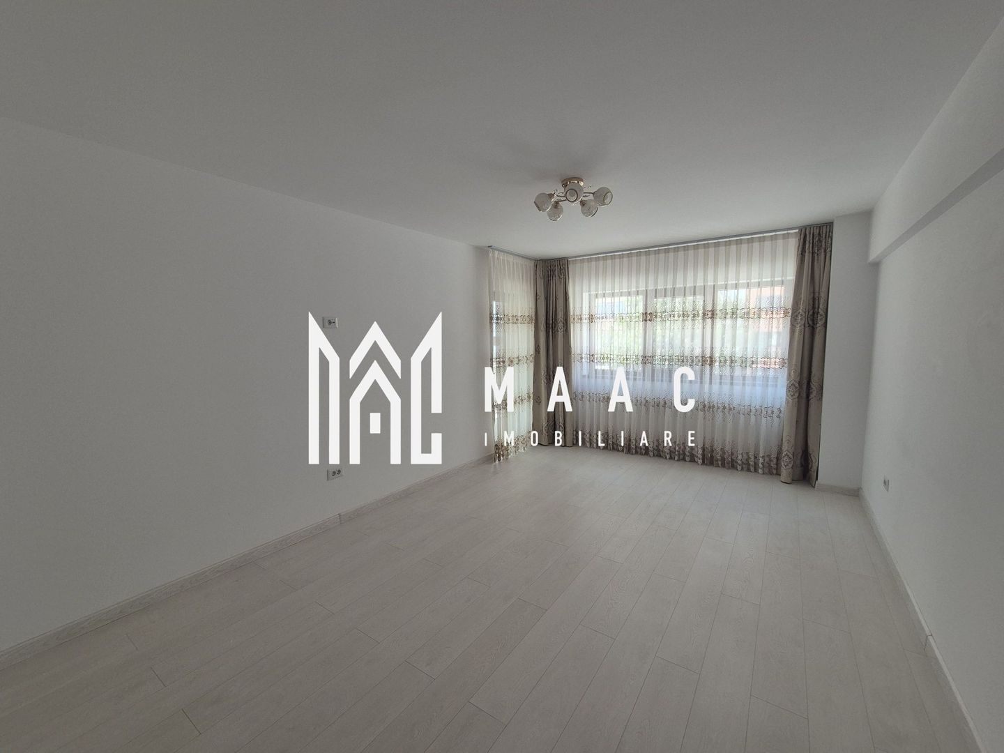 Apartament 3 camere de vânzare | Râmnicu Vâlcea, Central - Poză 3