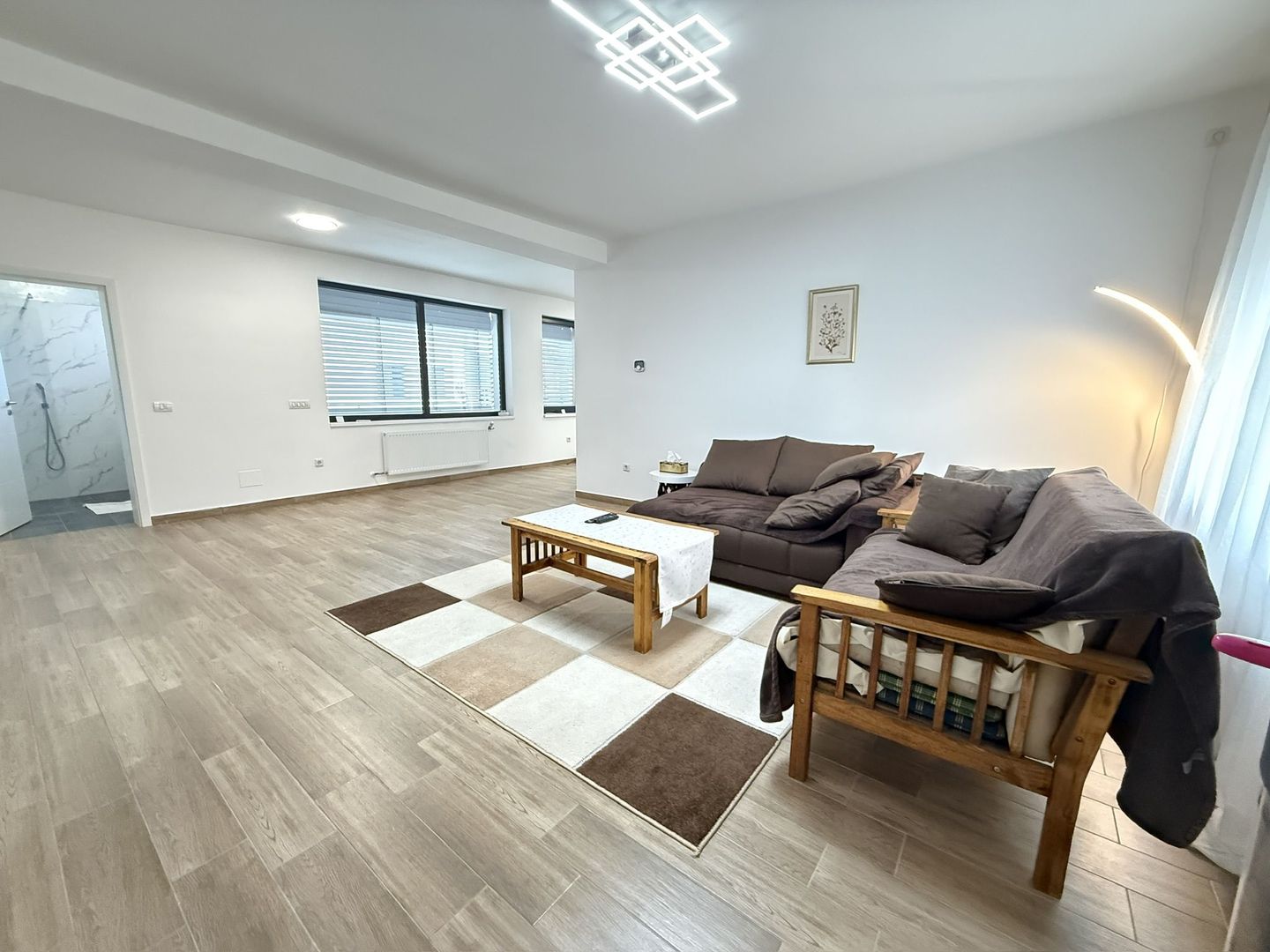 Giroc Central | Casă renovată complet | 4 camere | 2 bai - Poză 19