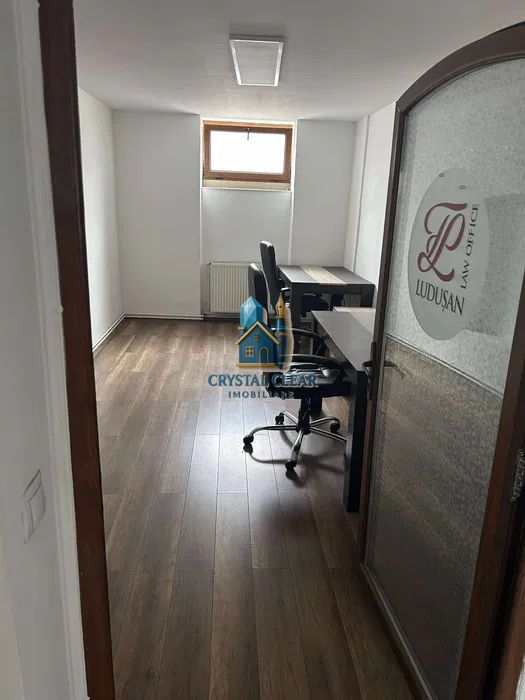 Casă pe 3 nivele, cu 13 camere-zonă centrală, str. Mihail Kogălniceanu - Poză 3