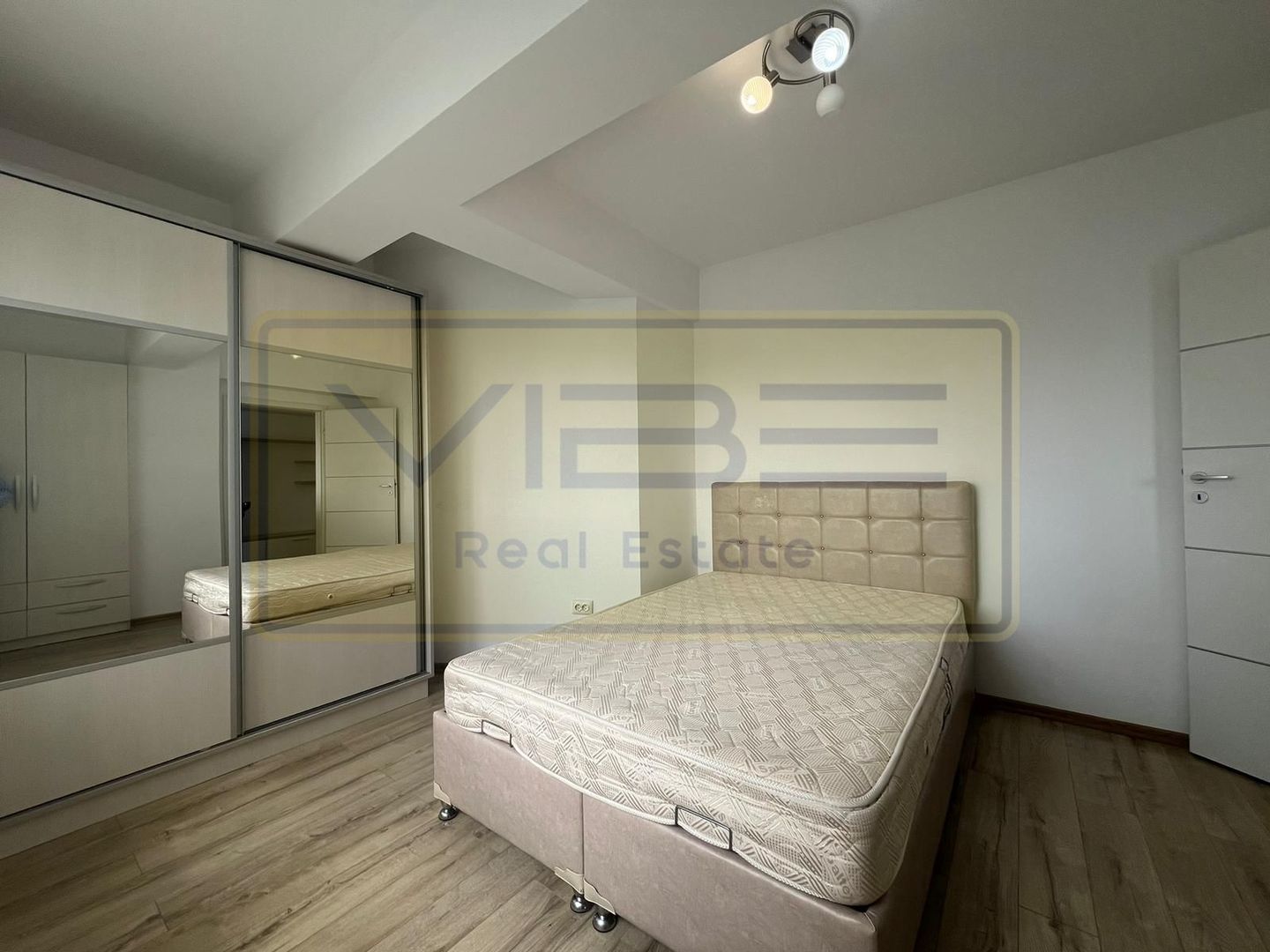 Apartament 2 dormitoare living Nicolina T Neculai - Poză 1