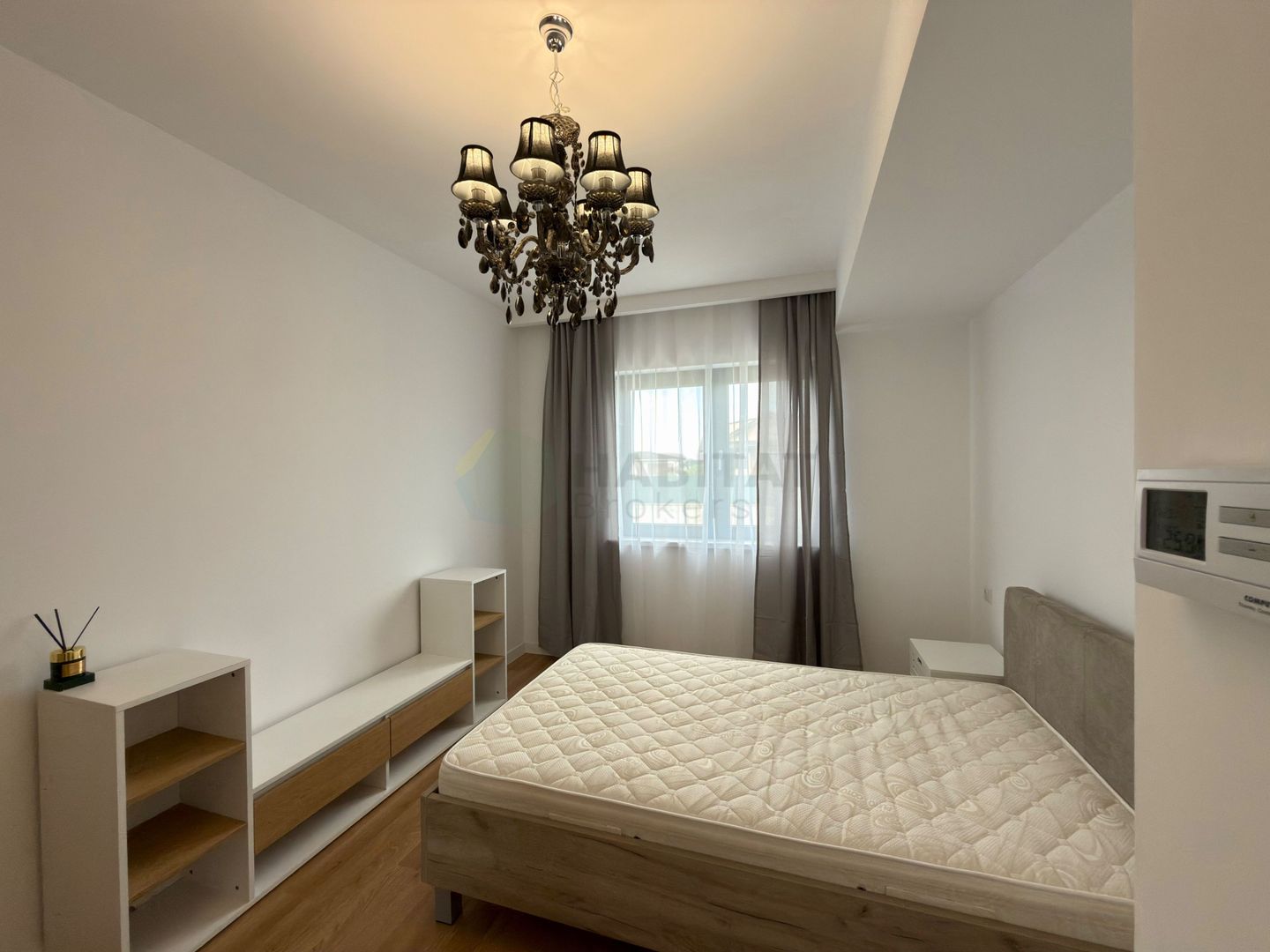 Vilă modernă cu 5 camere de închiriat în Corbeanca - Poză 9