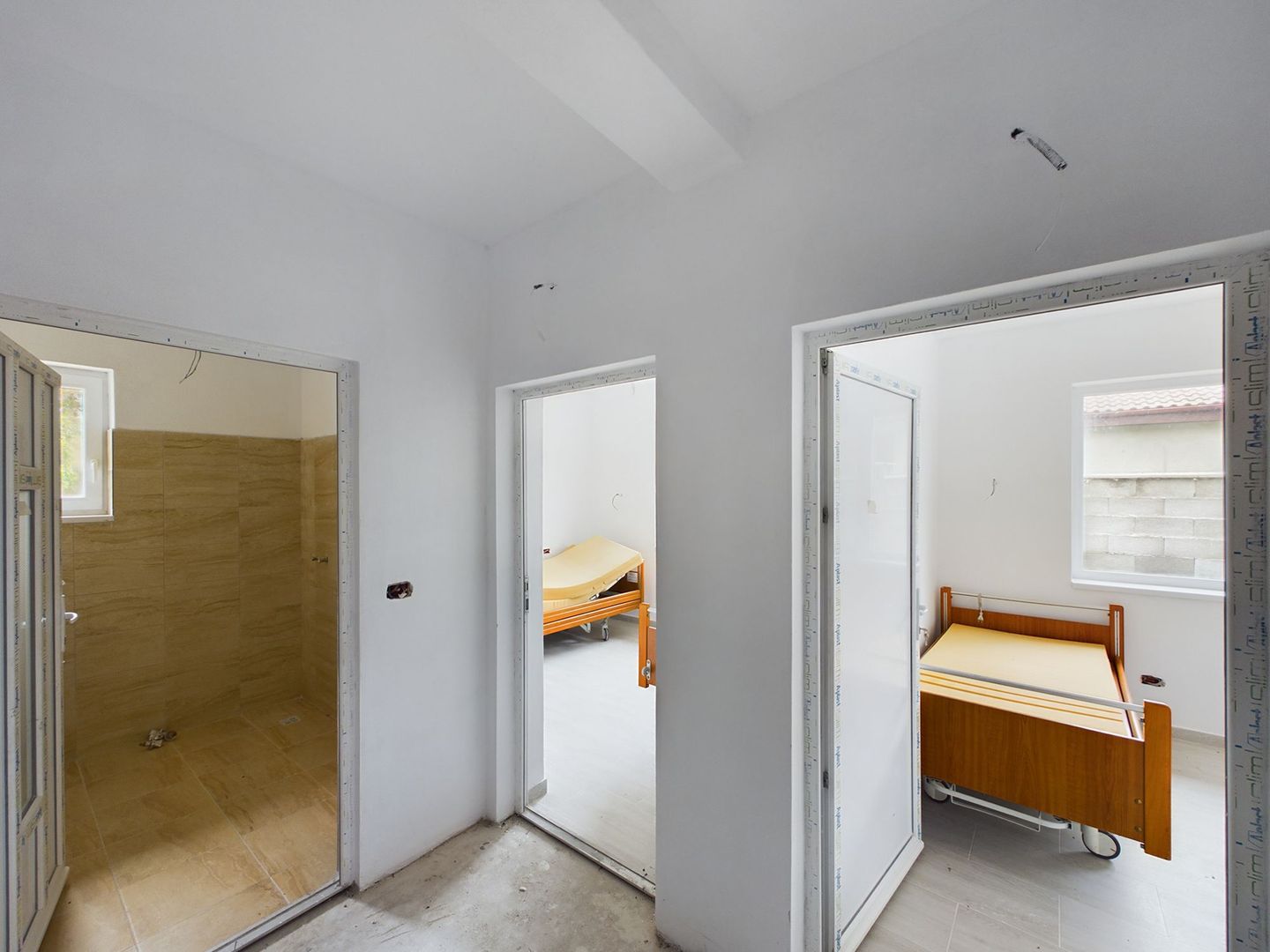 Casă cu destinații multiple în Gai - Poză 10